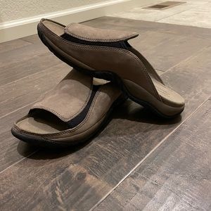 Women’s merrell slides size 8